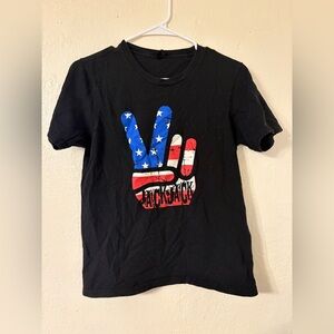 Very important T-shirt Black T-Shirt with Peace Sign Graphic Size: XS